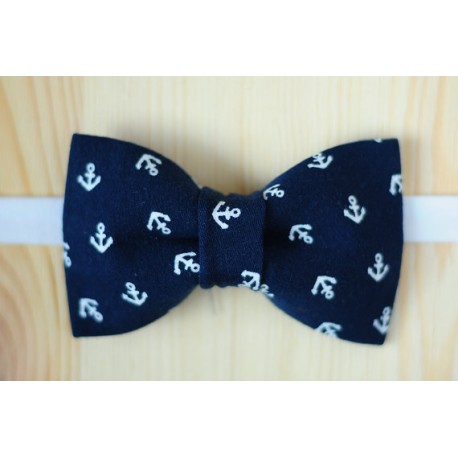 Wonderful handmade pre-tied bow tie decorated with anchors